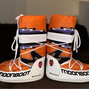 Moon boot (NY color way) never worn